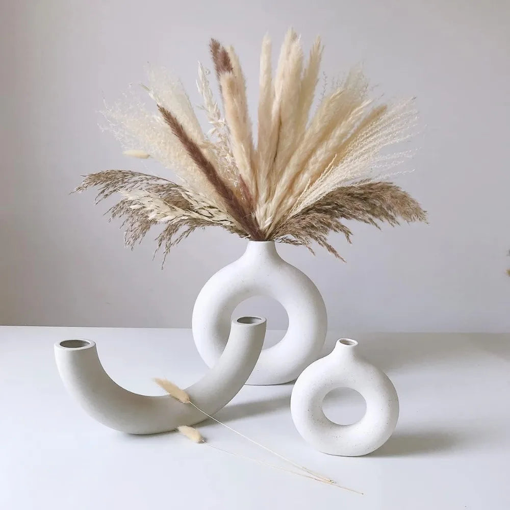 White ceramic vase for pampas grass, drop design donut vase, modern home décor, minimalist Nordic bohemian style