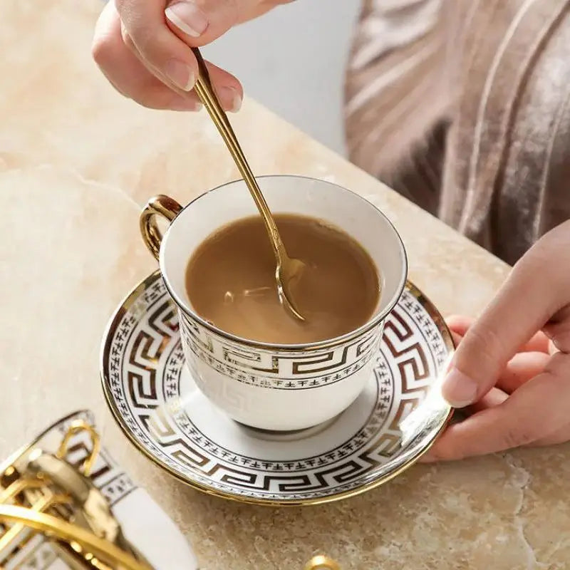 Ceramic Coffee Cup Saucer Scoop Set with Cup Holder European Porcelain Bone China Luxury Teaware Heat Resistant Restaurant Cup