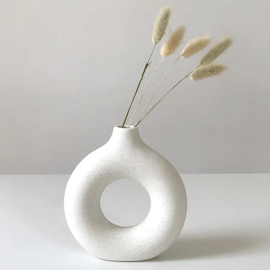 White ceramic vase for pampas grass, drop design donut vase, modern home décor, minimalist Nordic bohemian style